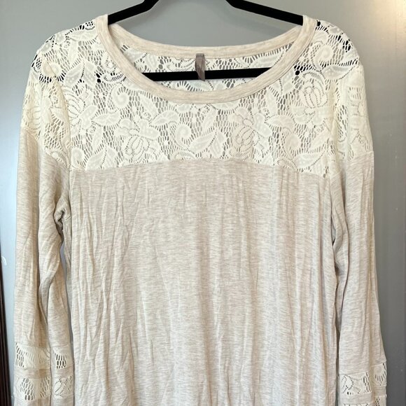 Vanity Essentials Lace Panel Long Sleeve Top - Size Large - Picture 1 of 5
